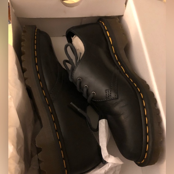 Black Doc Marten Oxford shoe - Picture 4 of 5